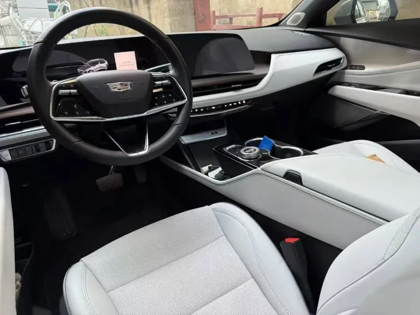 2023 Cadillac GT4 1.5T 211HP L4 9AT,autocango,china used car exporter,china ev exporter,chinese used car exporter,chinese used ev exporter