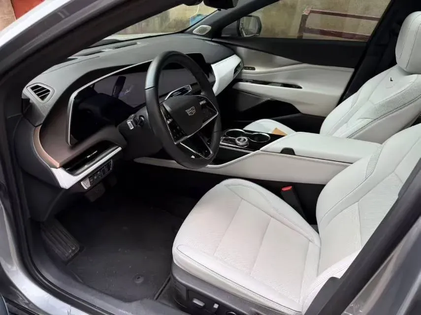 2023 Cadillac GT4 1.5T 211HP L4 9AT,autocango,china used car exporter,china ev exporter,chinese used car exporter,chinese used ev exporter