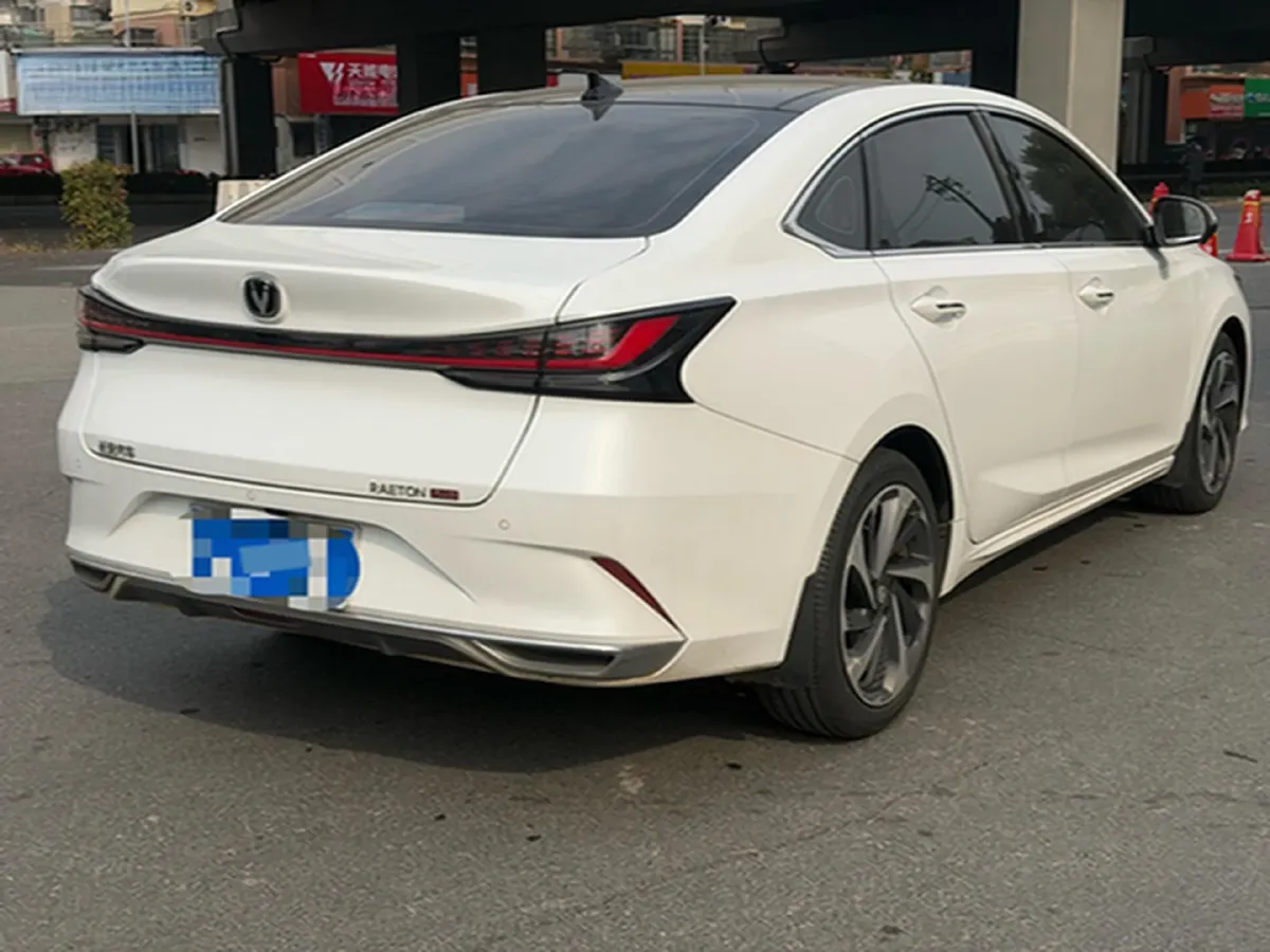 2023 ChangAn Raeton Plus 1.5T 188HP L4 7DCT,autocango,china used car exporter,china ev exporter,chinese used car exporter,chinese used ev exporter
