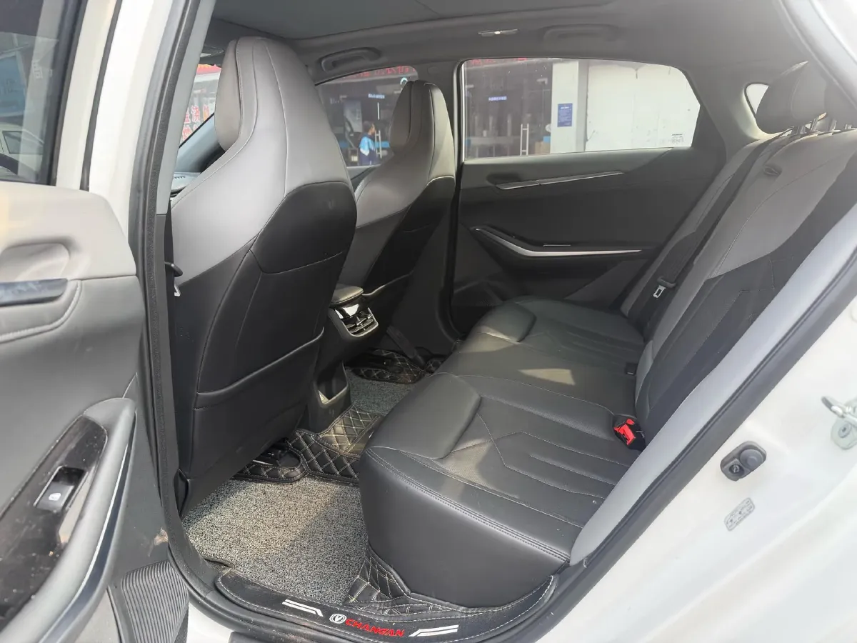 2023 ChangAn Raeton Plus 1.5T 188HP L4 7DCT,autocango,china used car exporter,china ev exporter,chinese used car exporter,chinese used ev exporter