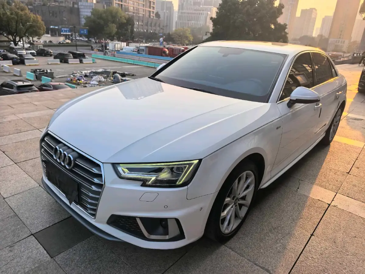 2019 Audi A4L 2.0T 190HP L4 7DCT