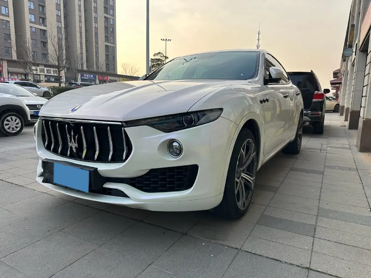 2018 Jaguar XJ 3.0T 340HP V6 8AT