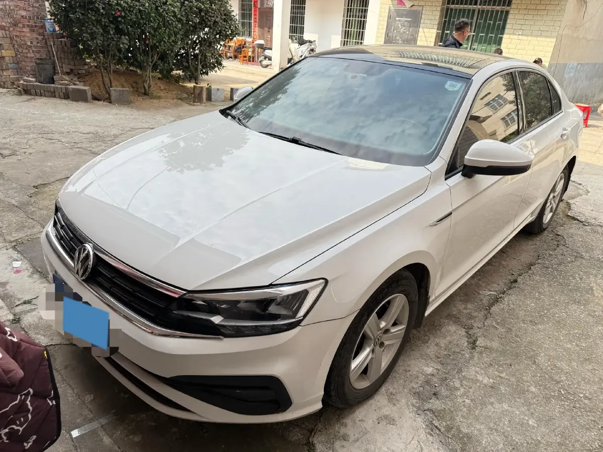 2019 Volkswagen T-Cross 1.4T 150HP L4 7DCT