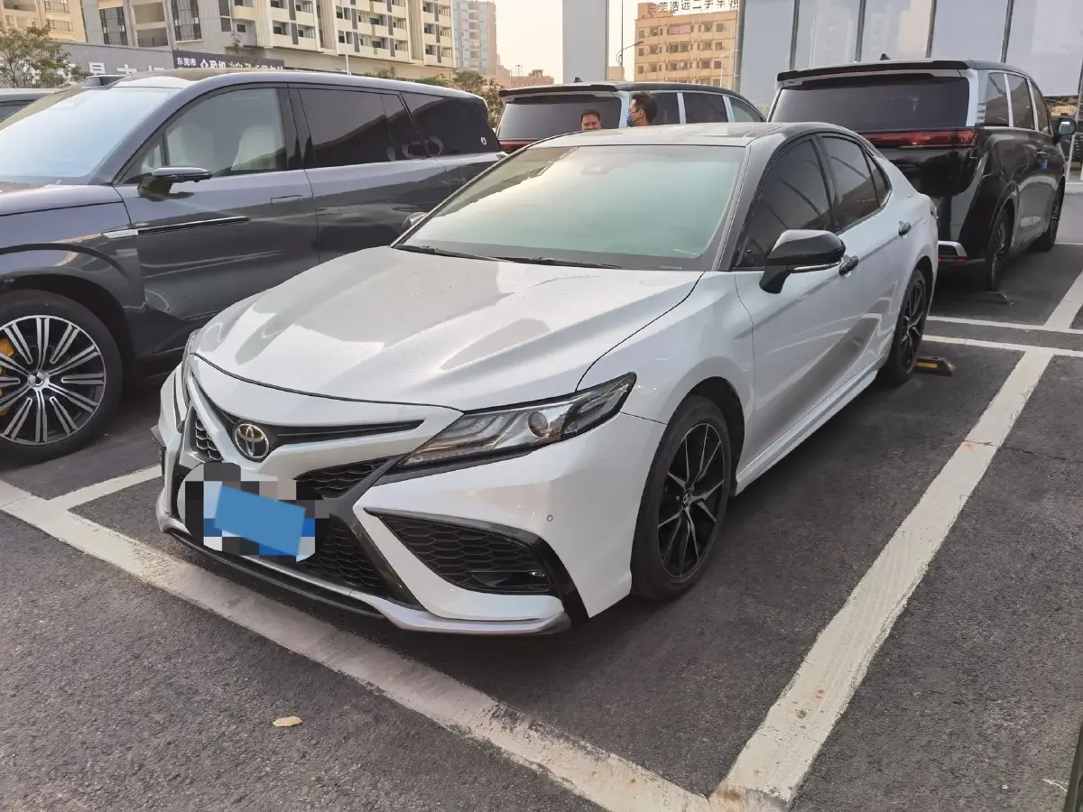 2021 Toyota Camry 2.5L 209HP L4 8AT