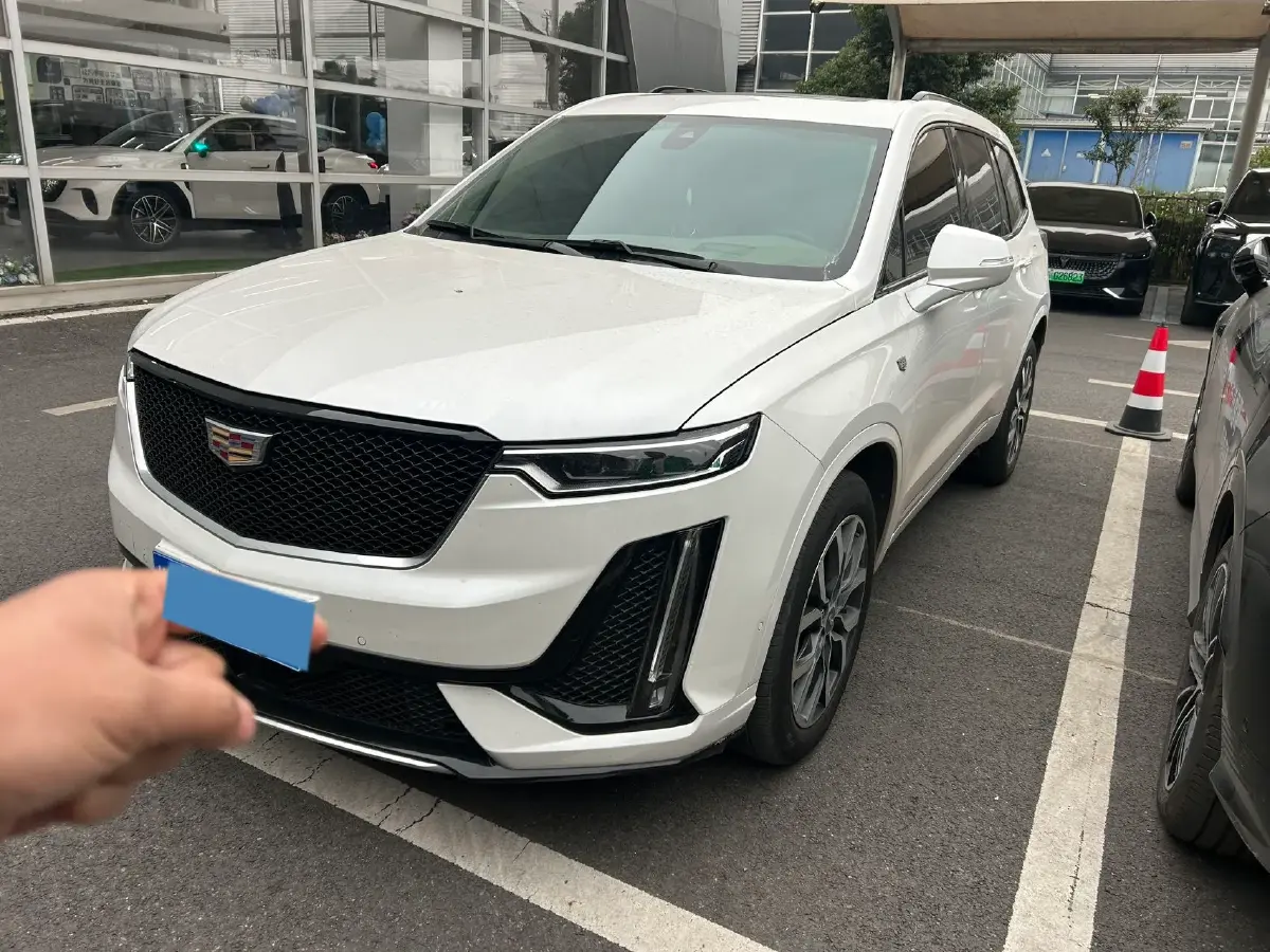 2022 Cadillac XT6 2.0T 237HP L4 9AT