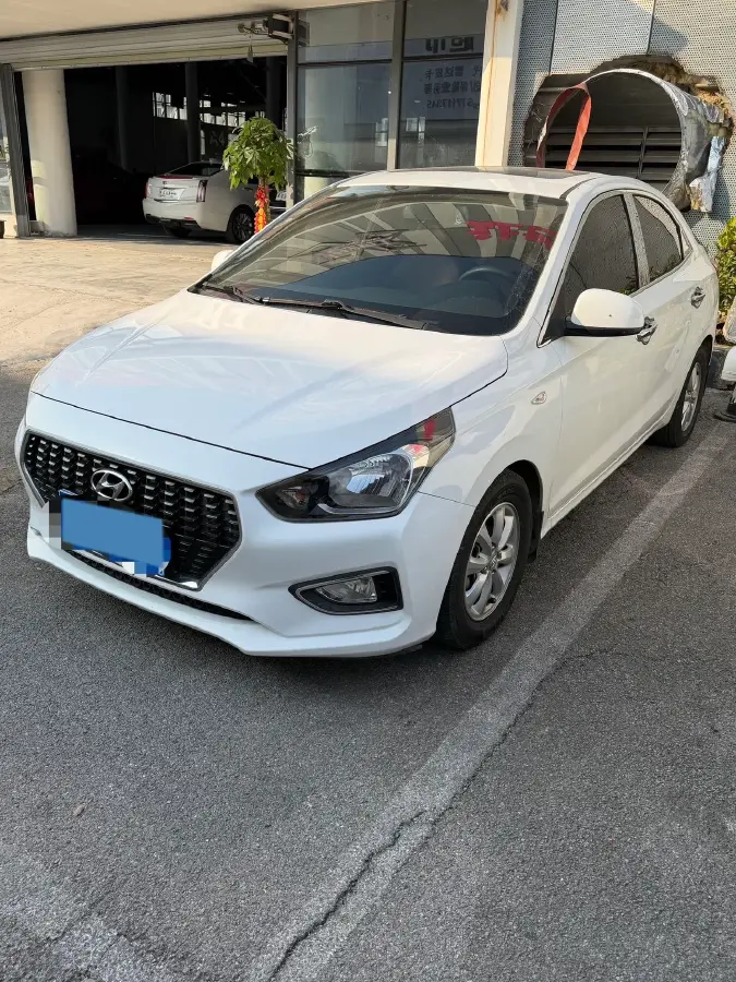 2017 Hyundai Reina 1.4L 95HP L4 4AT