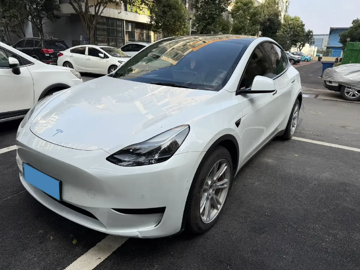 2022 Tesla Model Y BEV 60KWH
