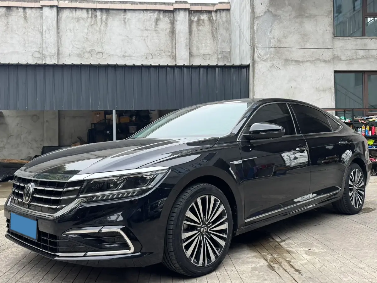 2021 Volkswagen Passat 2.0T 186HP L4 7DCT