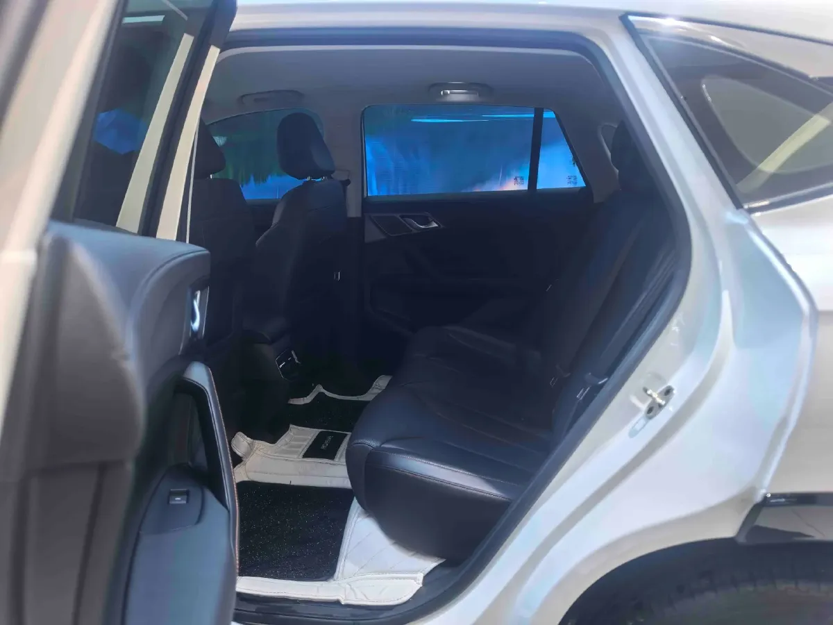 2024 Roewe D5X DMH 1.5T 150HP L4 2DHT PHEV 21.4KWH,autocango,china used car exporter,china ev exporter,chinese used car exporter,chinese used ev exporter