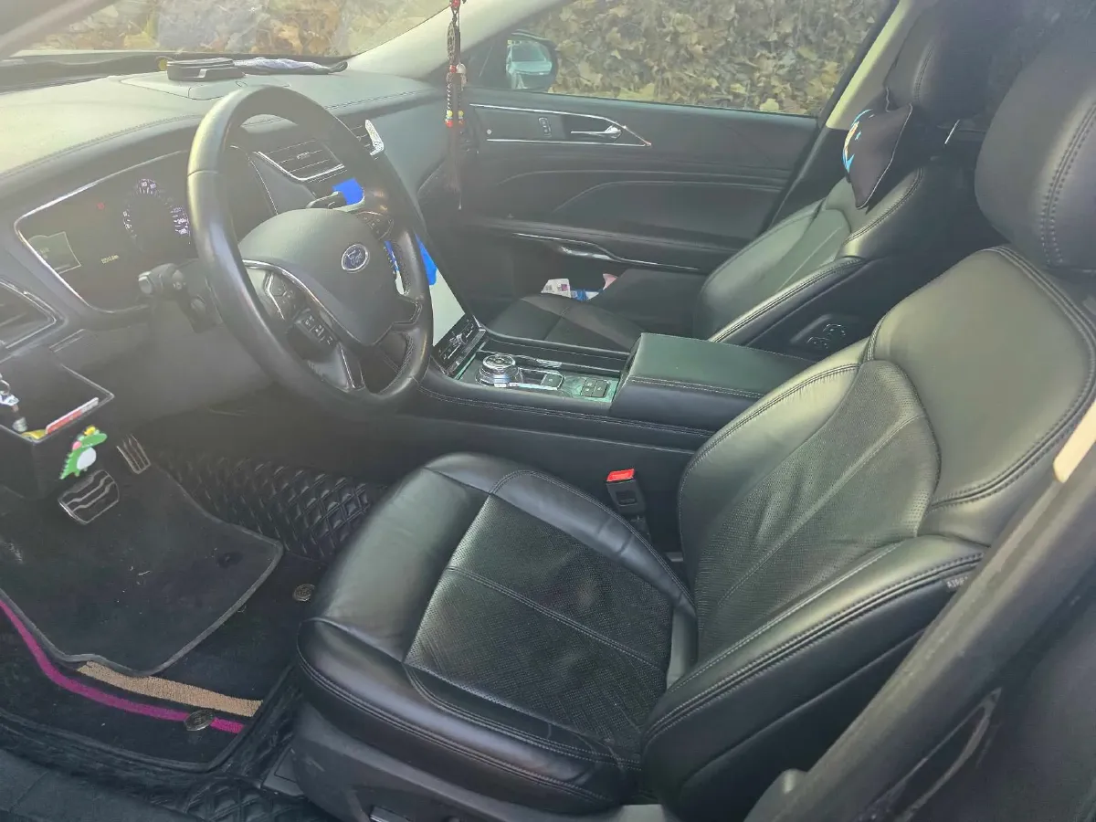 2019 Ford Taurus 2.0T 245HP L4 8AT,autocango,china used car exporter,china ev exporter,chinese used car exporter,chinese used ev exporter