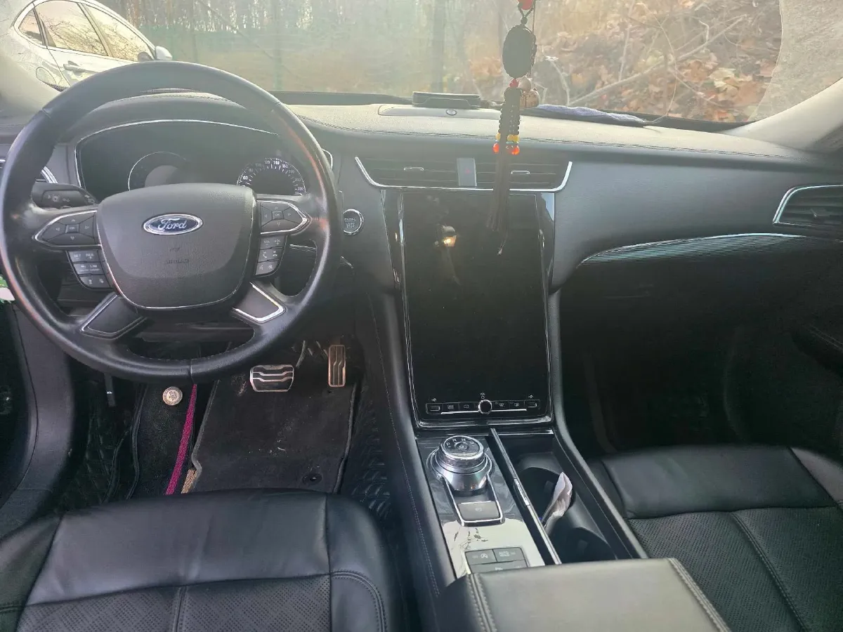 2019 Ford Taurus 2.0T 245HP L4 8AT,autocango,china used car exporter,china ev exporter,chinese used car exporter,chinese used ev exporter