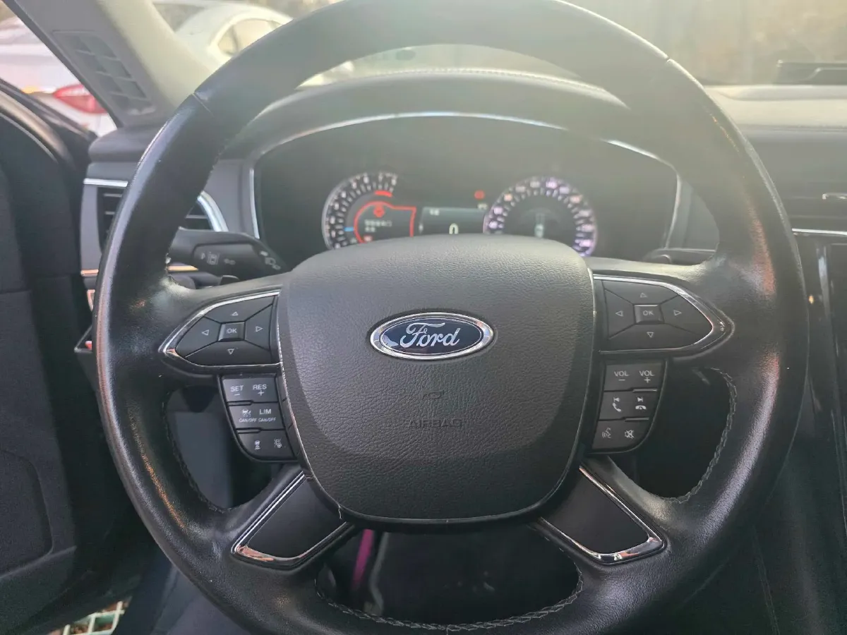 2019 Ford Taurus 2.0T 245HP L4 8AT,autocango,china used car exporter,china ev exporter,chinese used car exporter,chinese used ev exporter