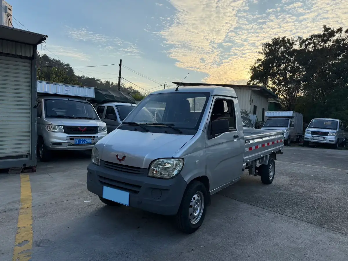 2015 WuLing ZhiGuang 1.2L 82HP L4 5MT