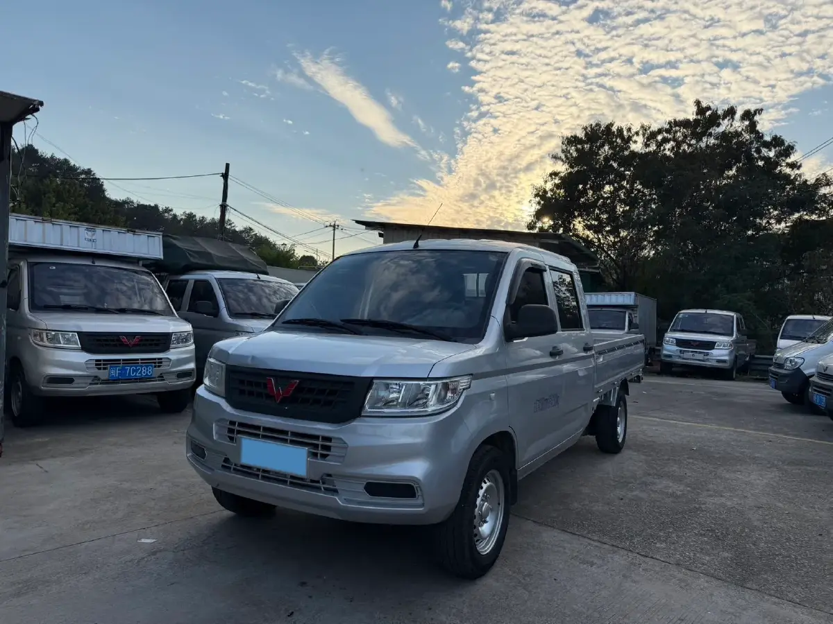 2019 WuLing RongGuang New Truck 1.8L 133HP L4 5MT