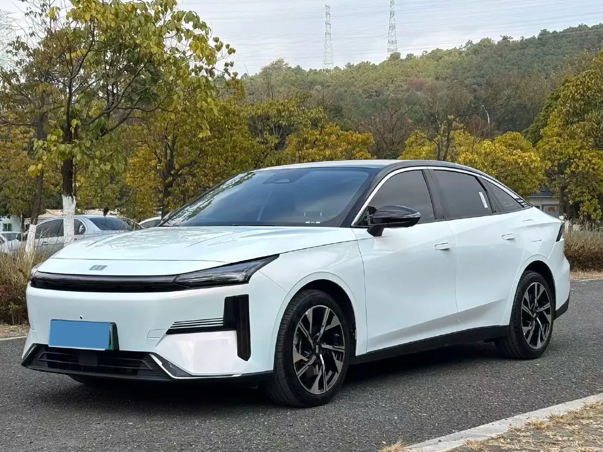 2023 Geely Galaxy L6 1.5T 163HP L4 3DHT PHEV