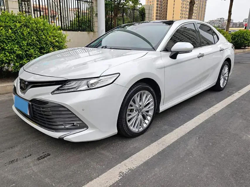 2019 Toyota Camry 2.5L 209HP L4 8AT
