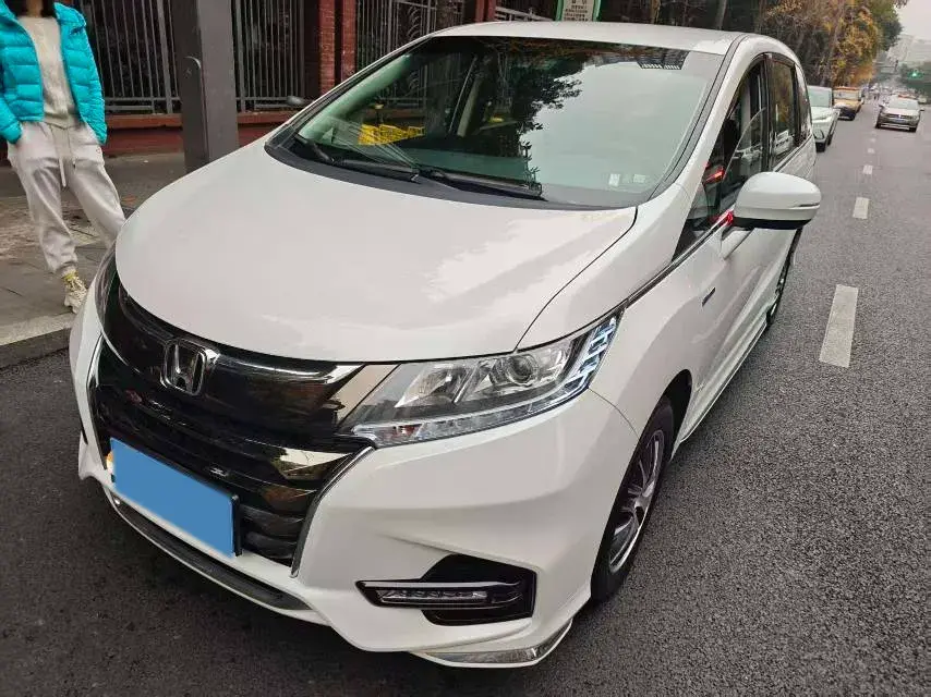 2021 Honda Odyssey 2.0L 146HP L4 E-CVT Hybrid