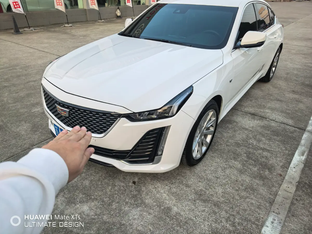 2022 Cadillac CT5 2.0T 237HP L4 10AT