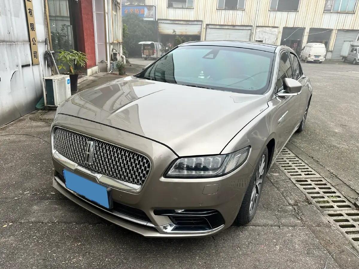 2019 Lincoln Continental 2.0T 261HP L4 6AT