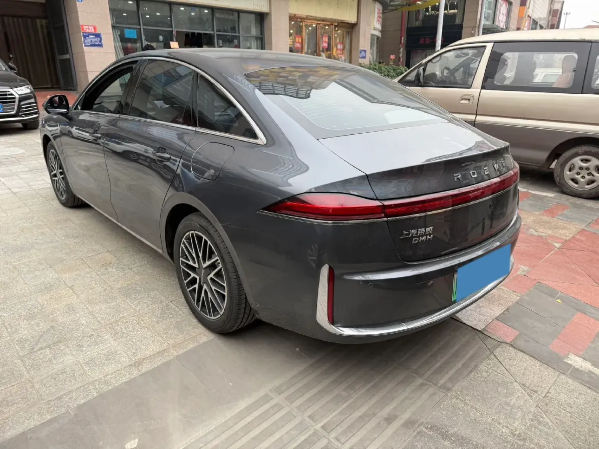 2025 Roewe M7 DMH 1.5L 112HP L4 1DHT PHEV,autocango,china used car exporter,china ev exporter,chinese used car exporter,chinese used ev exporter