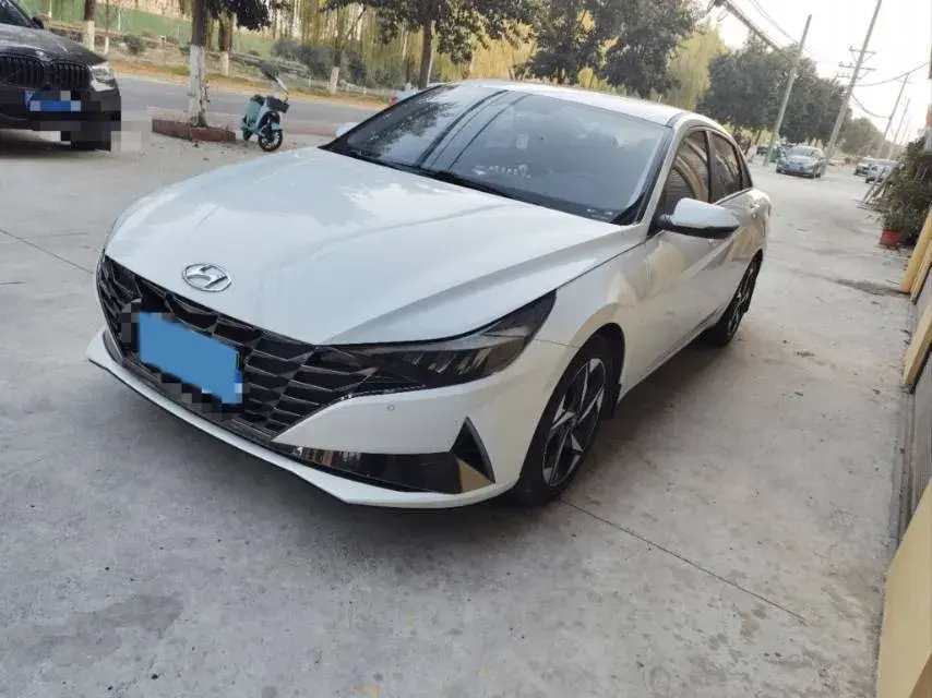 2022 Hyundai Elantra 1.5L 115HP L4 CVT