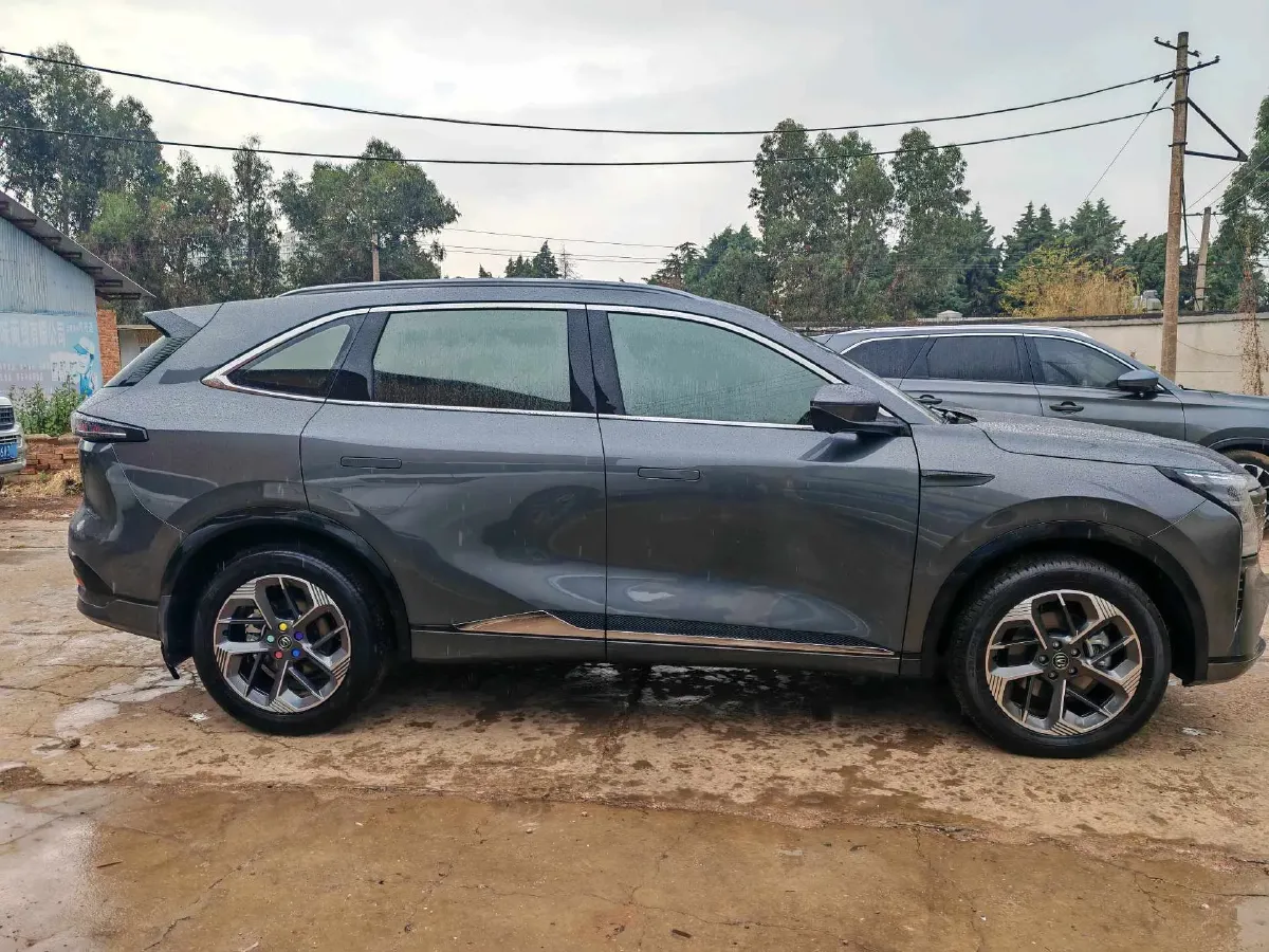 2025 ChangAn CS75 Plus 1.5T 192HP L4 8AT,autocango,china used car exporter,china ev exporter,chinese used car exporter,chinese used ev exporter