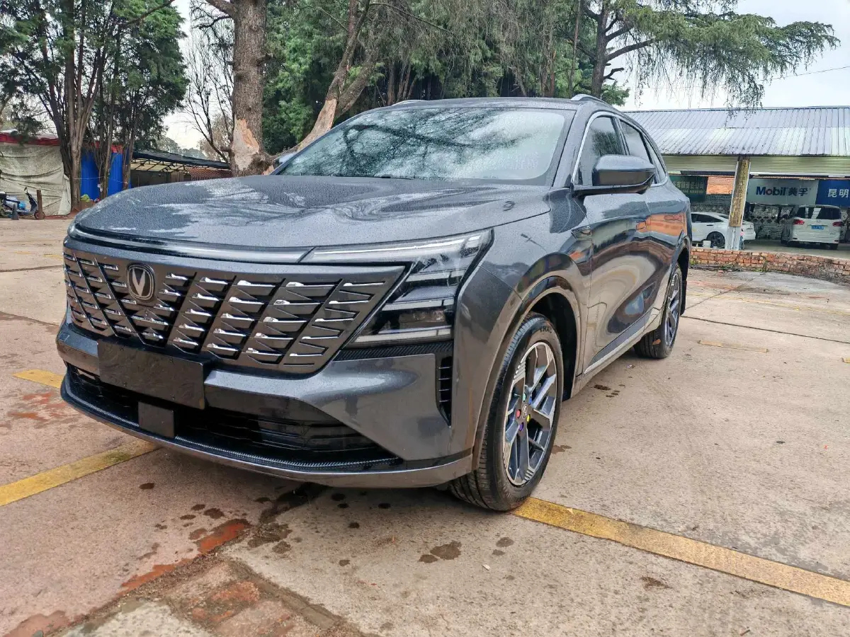 2025 ChangAn CS75 Plus 1.5T 192HP L4 8AT