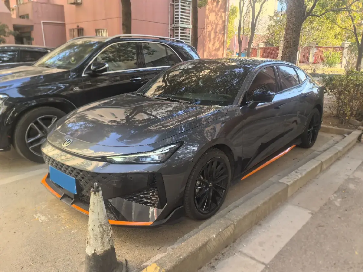 2024 ChangAn UNI-V 1.5T 188HP L4 7DCT