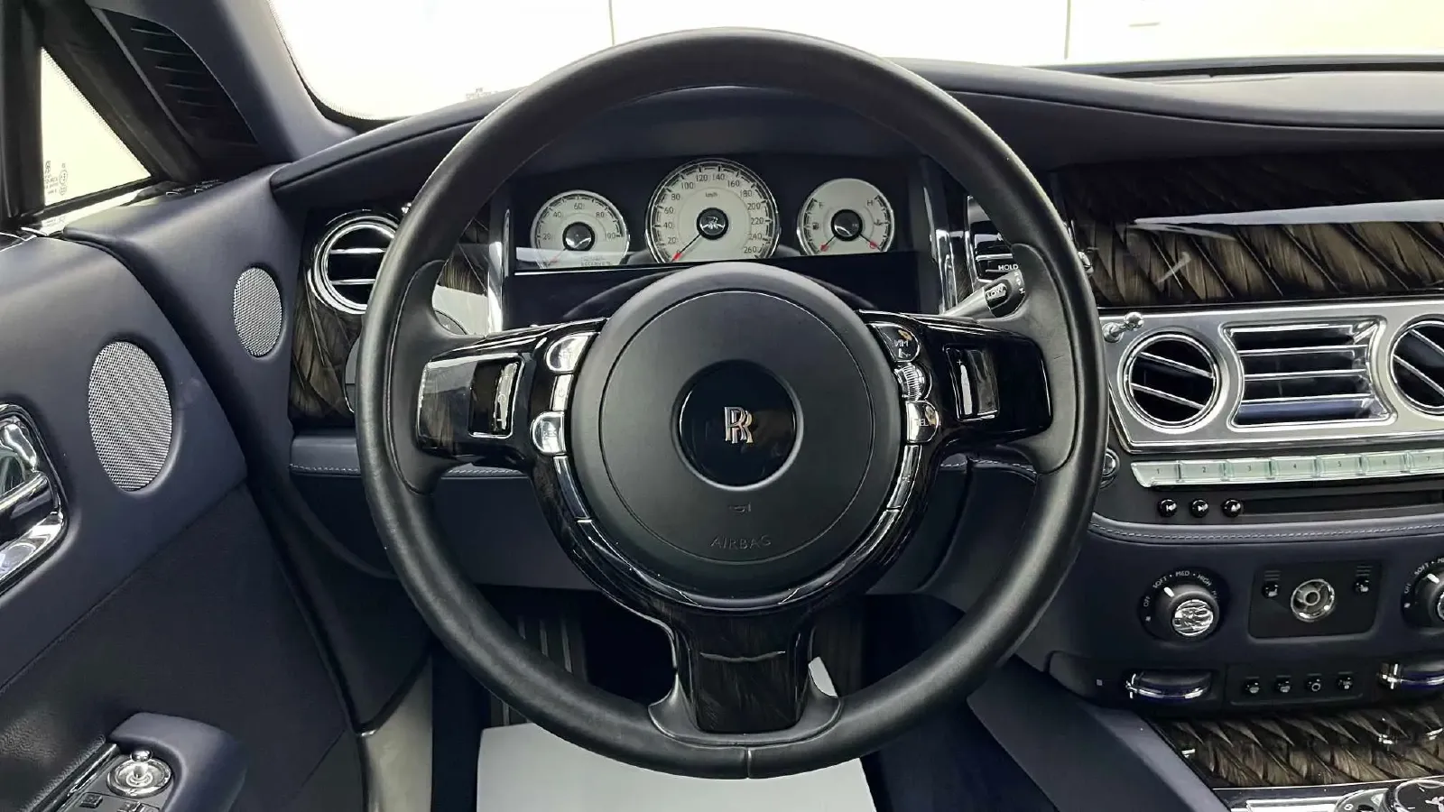 2017 Rolls-Royce Wraith 6.6T 632HP V12 8AT,autocango,china used car exporter,china ev exporter,chinese used car exporter,chinese used ev exporter