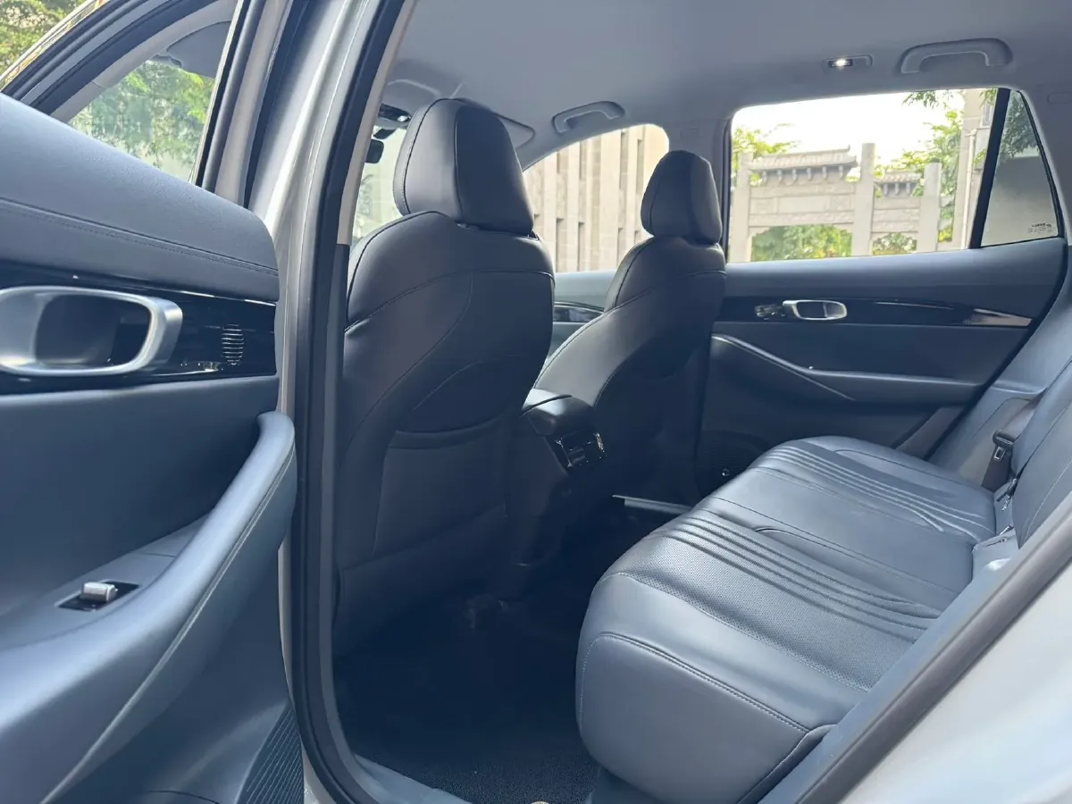 2024 LanDian E5 1.5L 110HP L4 E-CVT PHEV 17.52KWH,autocango,china used car exporter,china ev exporter,chinese used car exporter,chinese used ev exporter