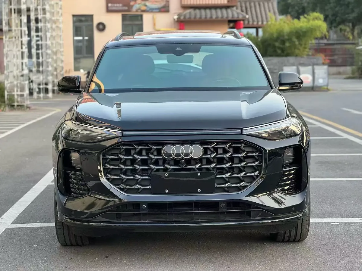 2024 Audi Q6 2.0T 265HP L4 7DCT,autocango,china used car exporter,china ev exporter,chinese used car exporter,chinese used ev exporter