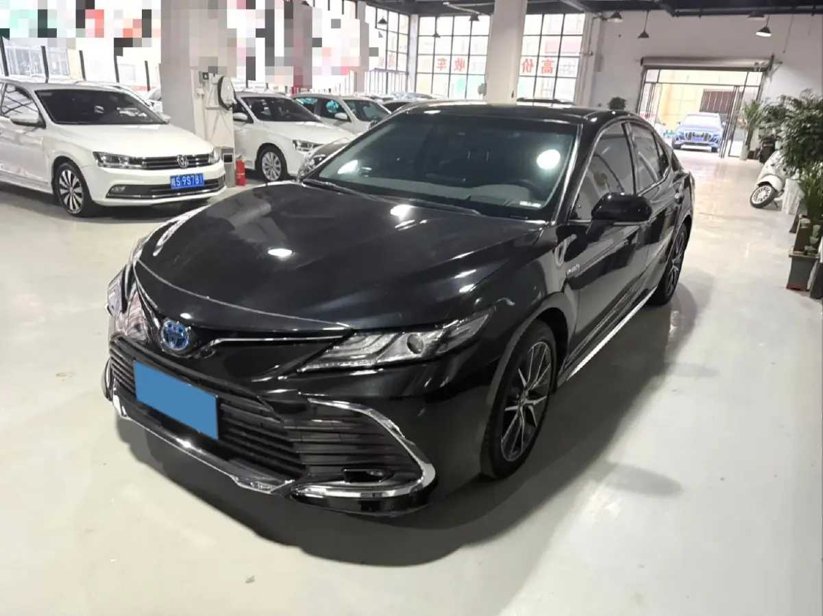 2023 Toyota Camry 2.5L 178HP L4 E-CVT Hybrid
