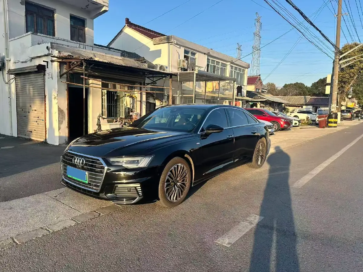2020 Audi A6L 2.0T 252HP L4 7DCT PHEV 14.1KWH