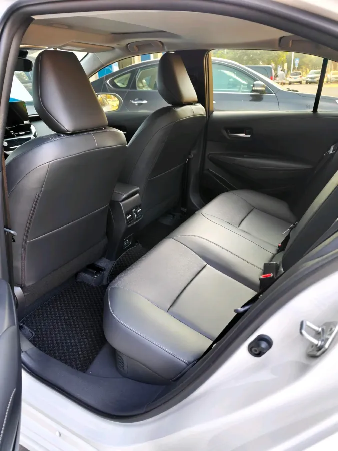 2025 Skyworth HT-i 1.5T 156HP L4 1DHT PHEV,autocango,china used car exporter,china ev exporter,chinese used car exporter,chinese used ev exporter