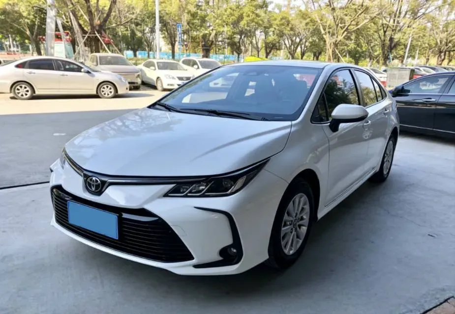 2025 Skyworth HT-i 1.5T 156HP L4 1DHT PHEV,autocango,china used car exporter,china ev exporter,chinese used car exporter,chinese used ev exporter