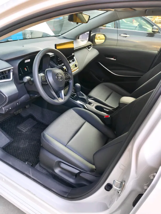 2025 Skyworth HT-i 1.5T 156HP L4 1DHT PHEV,autocango,china used car exporter,china ev exporter,chinese used car exporter,chinese used ev exporter