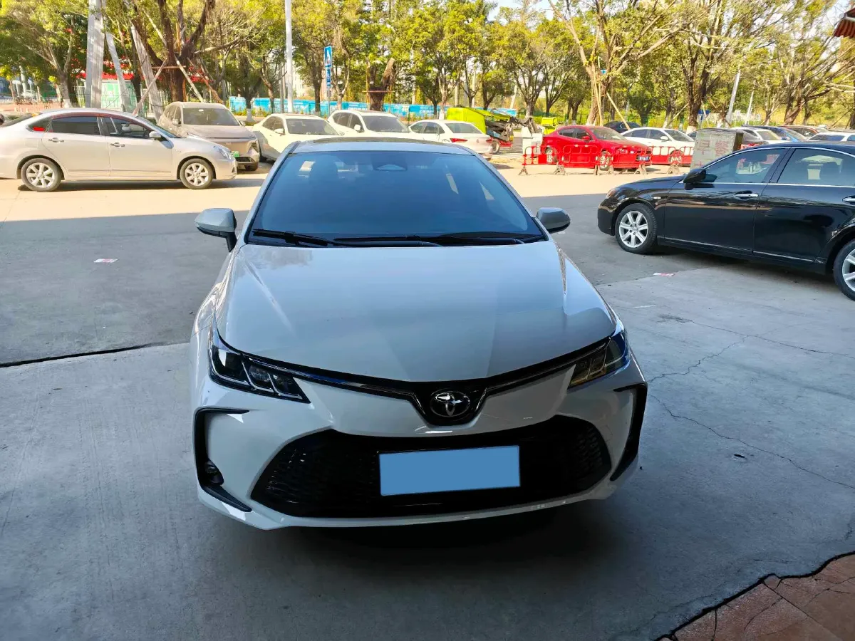 2025 Skyworth HT-i 1.5T 156HP L4 1DHT PHEV,autocango,china used car exporter,china ev exporter,chinese used car exporter,chinese used ev exporter