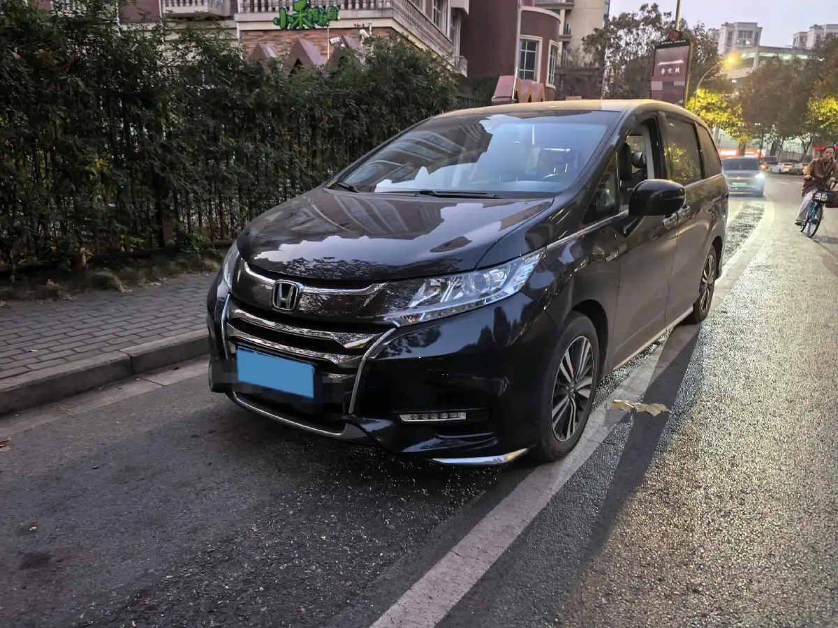 2021 Honda Odyssey 2.0L 146HP L4 E-CVT Hybrid