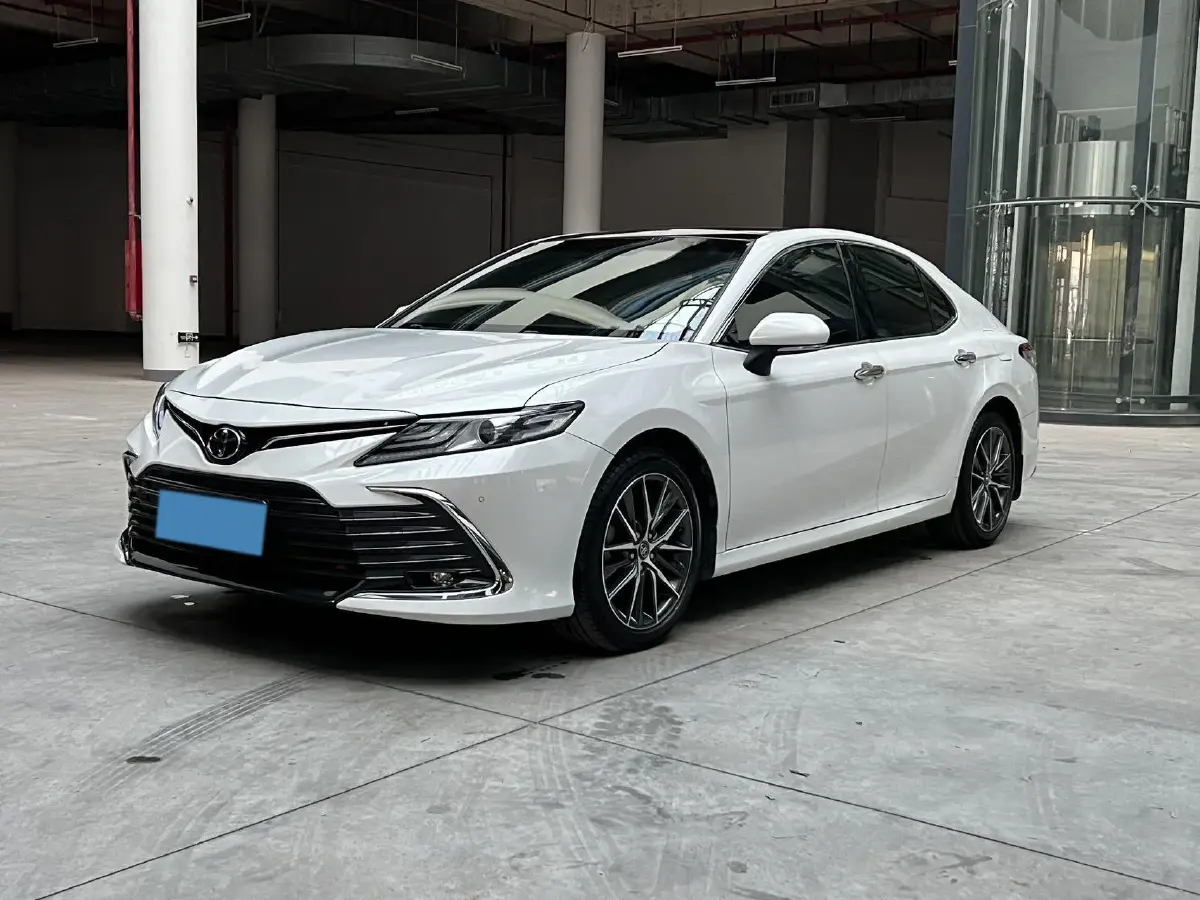 2021 Toyota Camry 2.5L 209HP L4 8AT