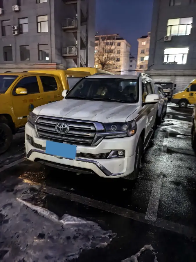 2015 Toyota Land Cruiser 4.0L 275HP V6 5AT