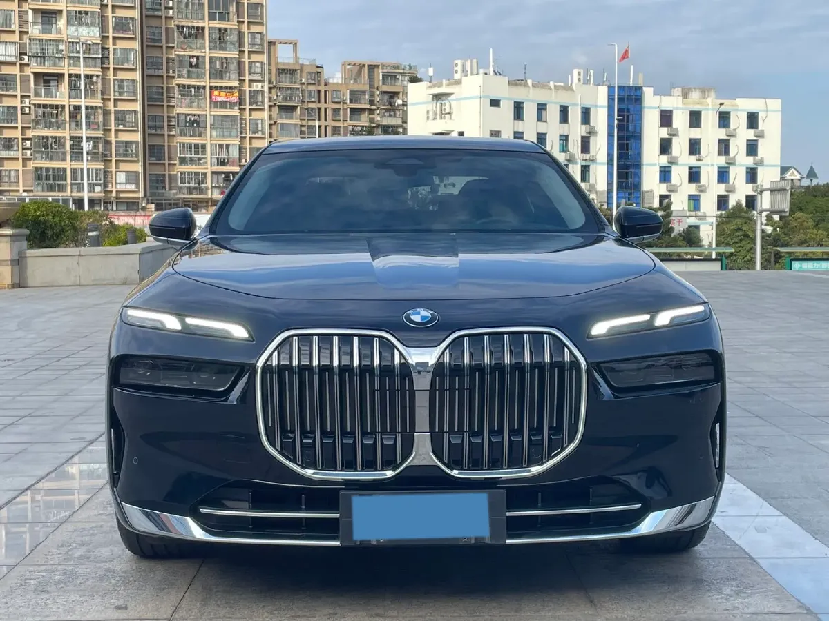 2023 BMW 7 Series 3.0T 272HP L6 8AT,autocango,china used car exporter,china ev exporter,chinese used car exporter,chinese used ev exporter