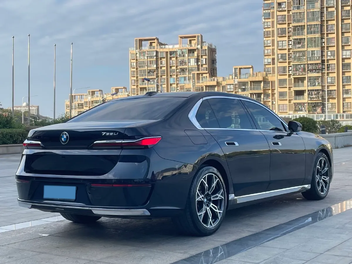 2023 BMW 7 Series 3.0T 272HP L6 8AT,autocango,china used car exporter,china ev exporter,chinese used car exporter,chinese used ev exporter