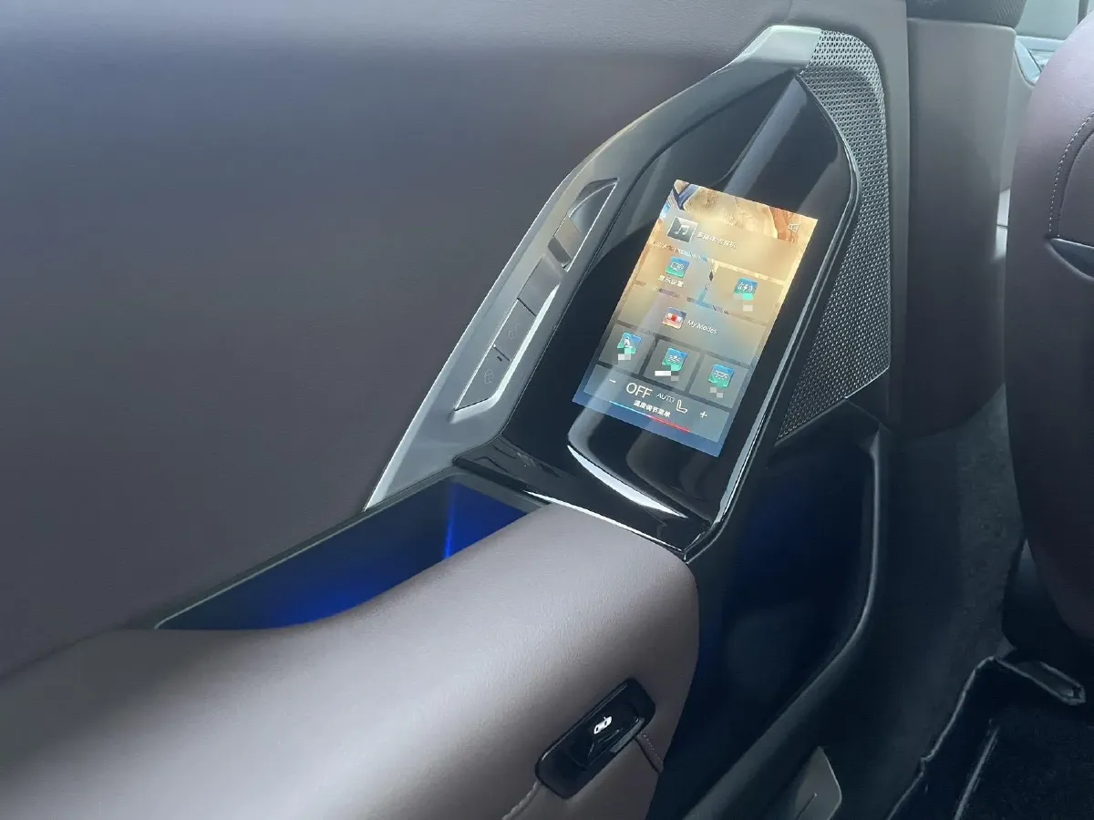 2023 BMW 7 Series 3.0T 272HP L6 8AT,autocango,china used car exporter,china ev exporter,chinese used car exporter,chinese used ev exporter