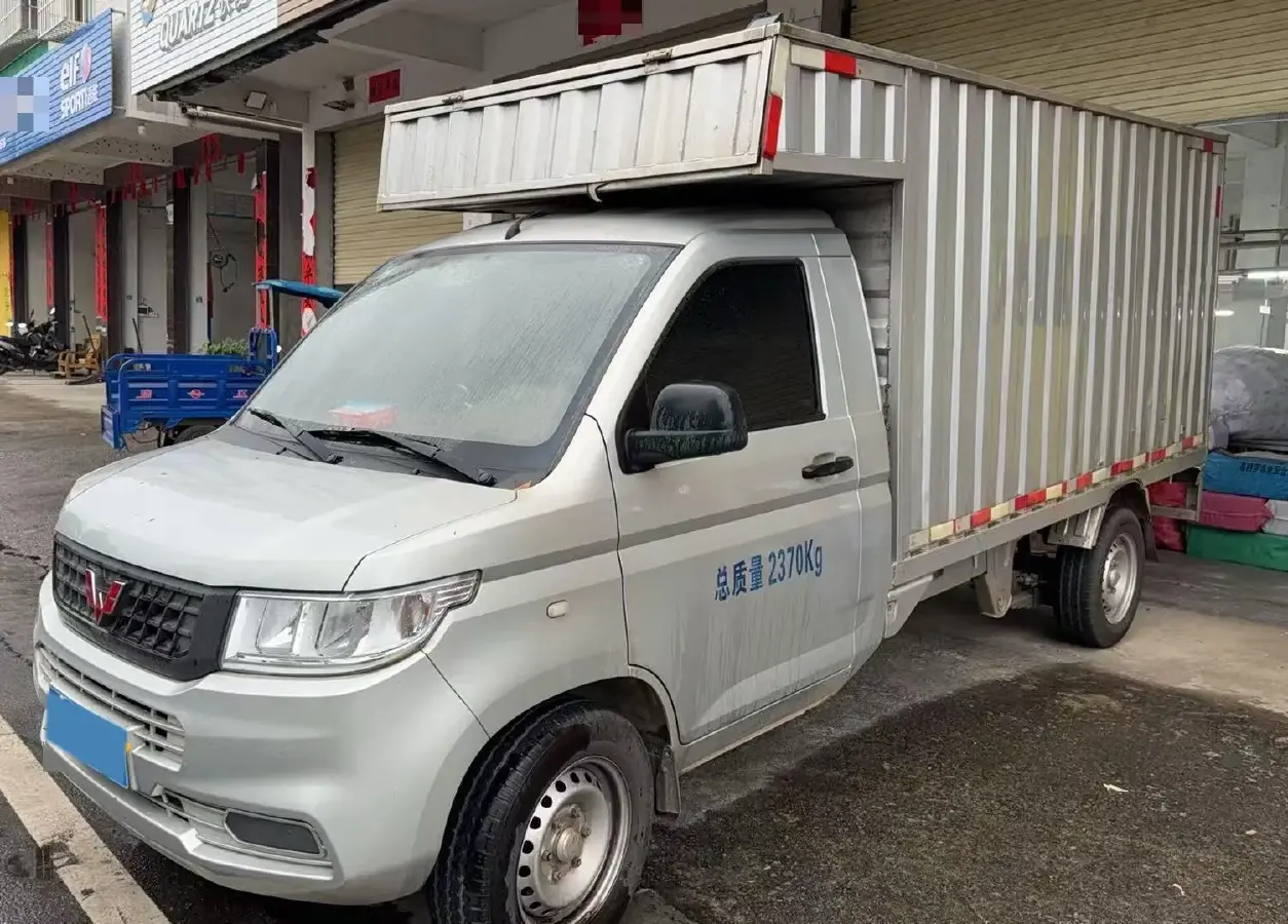 2022 WuLing RongGuang New Truck 1.8L 125HP L4 5MT