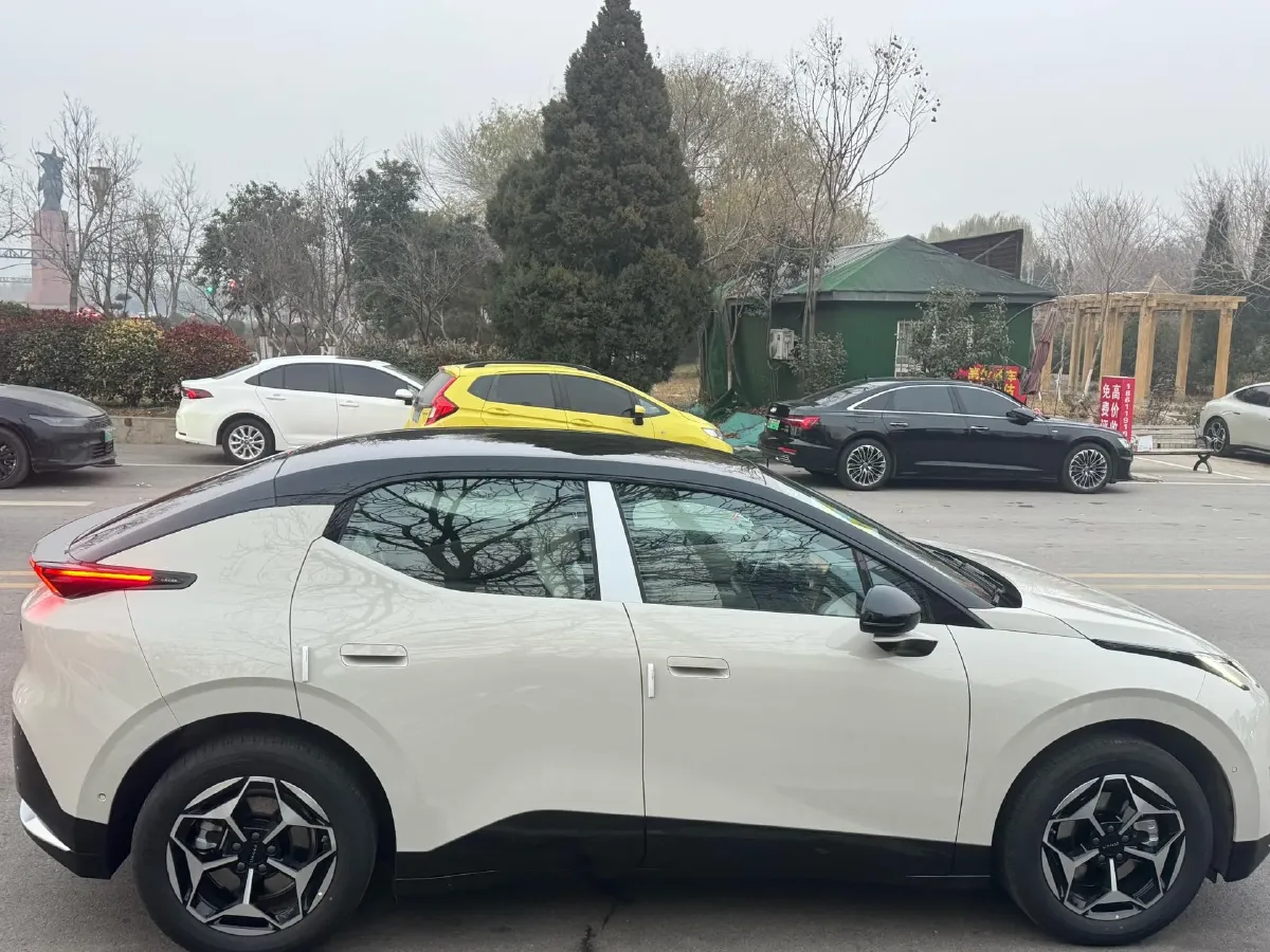 2026 LYNK&CO Z20 BEV,autocango,china used car exporter,china ev exporter,chinese used car exporter,chinese used ev exporter