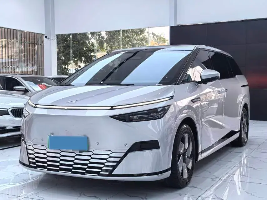 2024 Xpeng X9 BEV 84.5KWH
