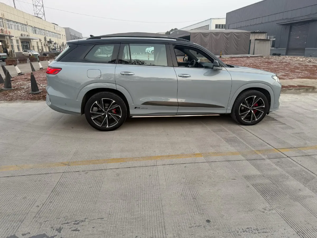 2024 Audi Q6 2.0T 265HP L4 7DCT,autocango,china used car exporter,china ev exporter,chinese used car exporter,chinese used ev exporter