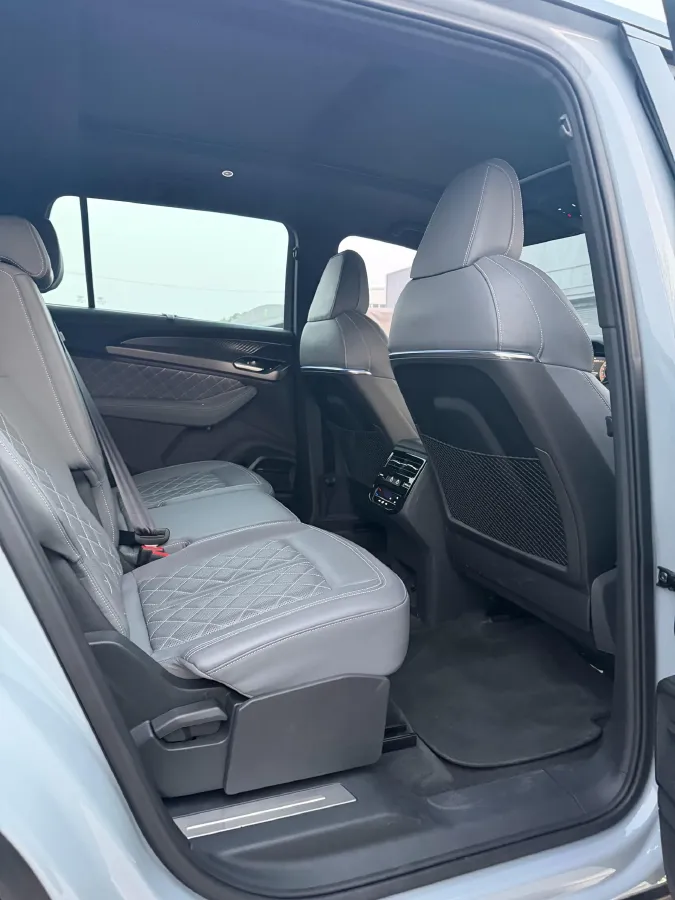 2024 Audi Q6 2.0T 265HP L4 7DCT,autocango,china used car exporter,china ev exporter,chinese used car exporter,chinese used ev exporter