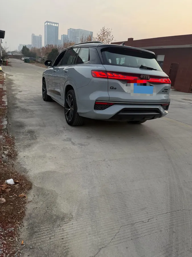 2024 Audi Q6 2.0T 265HP L4 7DCT,autocango,china used car exporter,china ev exporter,chinese used car exporter,chinese used ev exporter