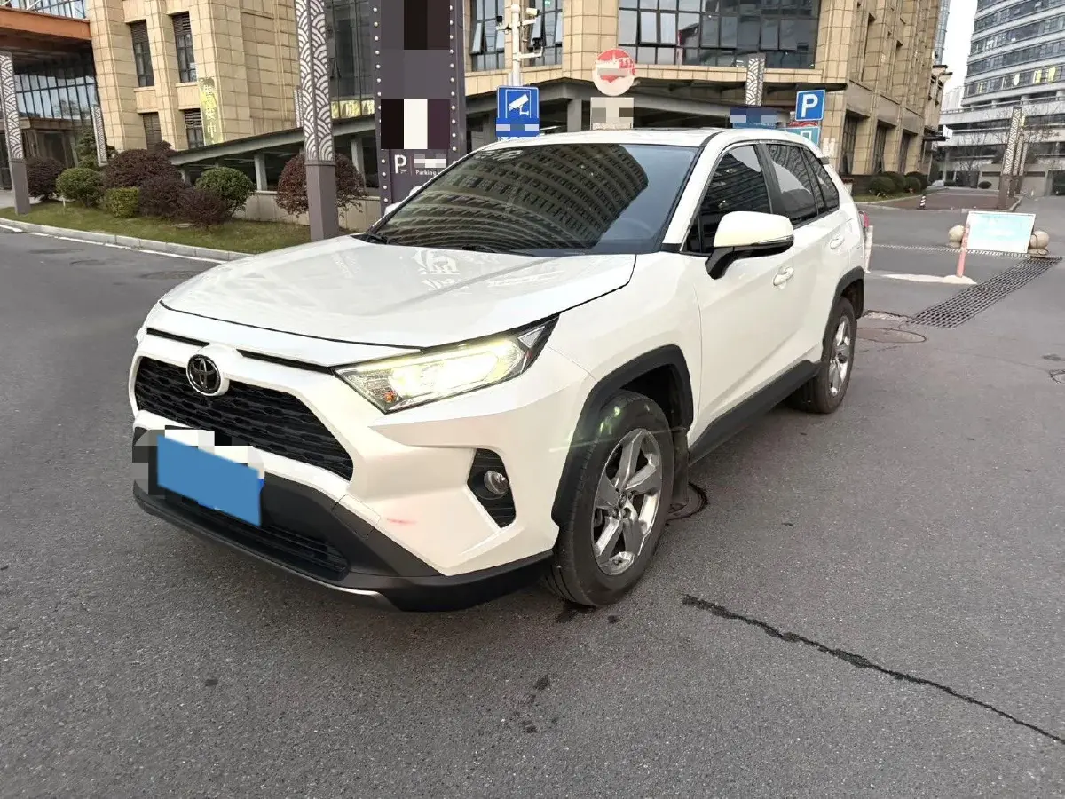 2020 Toyota RAV4 2.0L 171HP L4 CVT